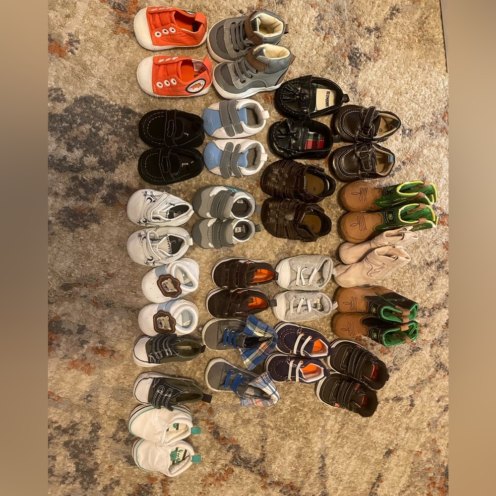 Newborn and size 1 baby shoe lot. All boys.